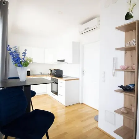 Sunny & Cozy Penthouse With Balcony L Dg4'14 Apartment Vienna Exterior photo