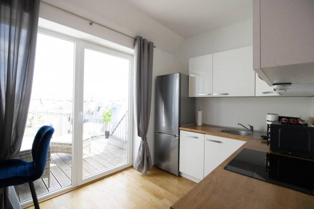 Apartment Sunny & Cozy Penthouse With Balcony L Dg4'14 Vienna